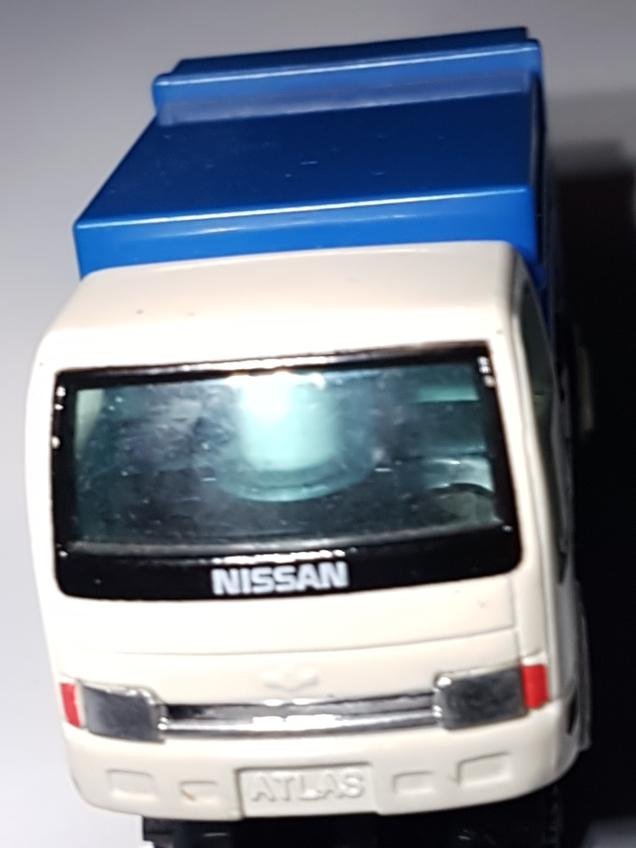 Illustration for article titled Throwback Thursday: B/O (Battery-operated) Tomica B-12 Nissan Atlas Garbage Truck